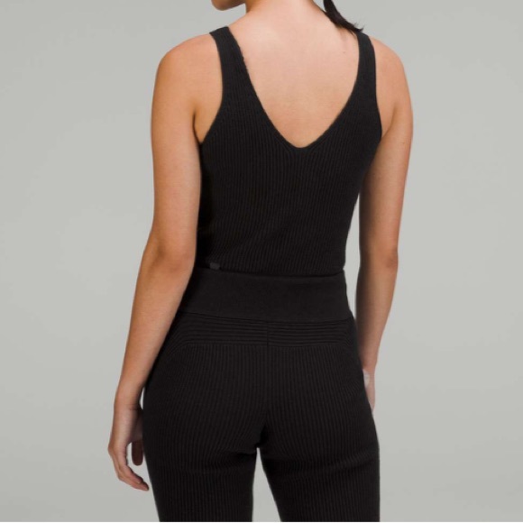 Lululemon Set’ Ribbed Knit Tank & Shorts - Picture 13 of 16